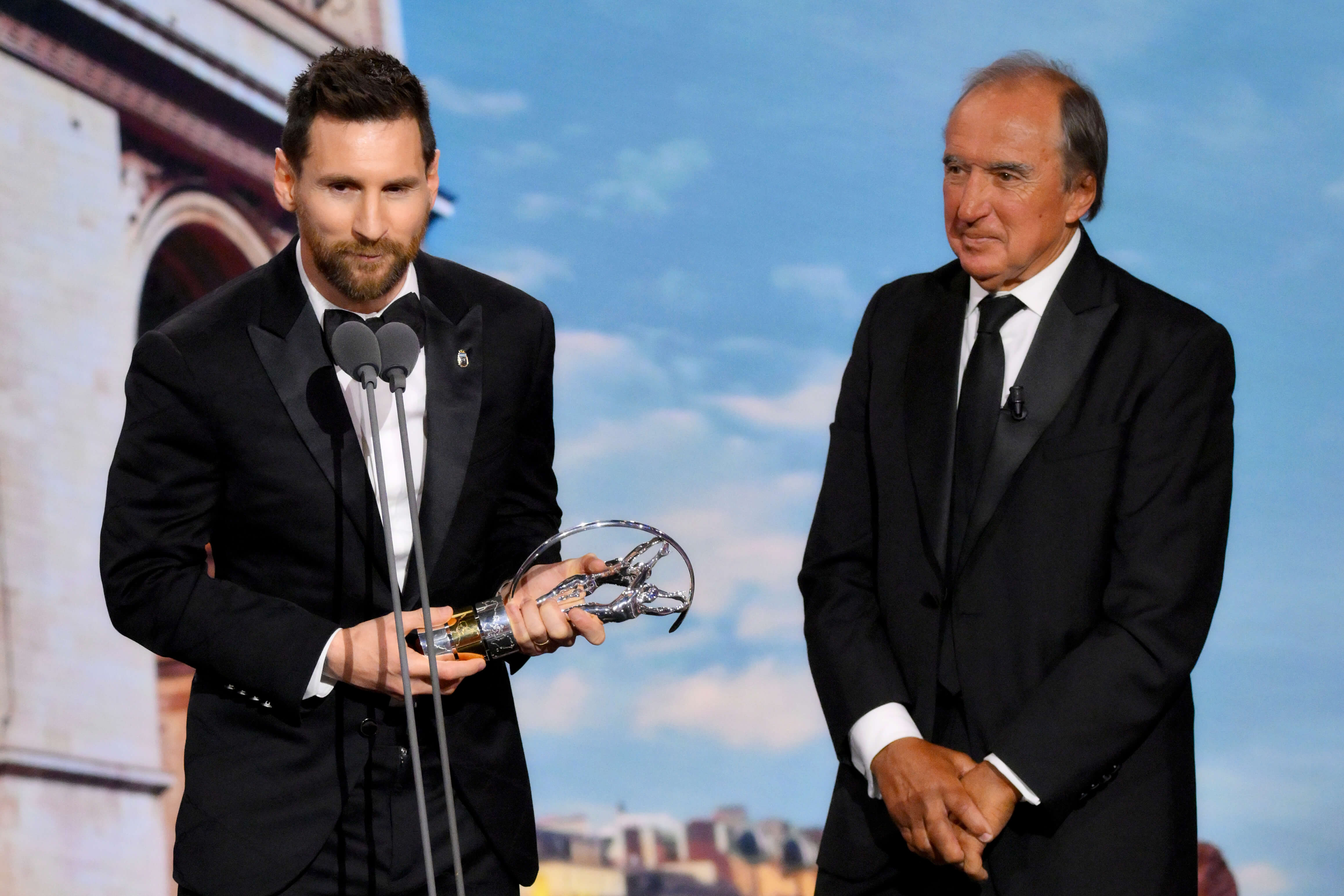 LIONEL-MESSI-(2)-STAGE